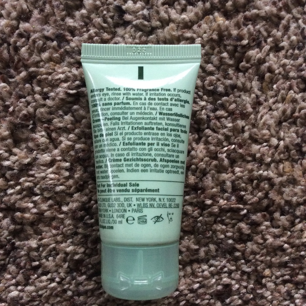 Clinique Sample Set - Picture 8 of 15